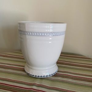 ***SOLD*** Plant Pot with light grey detail